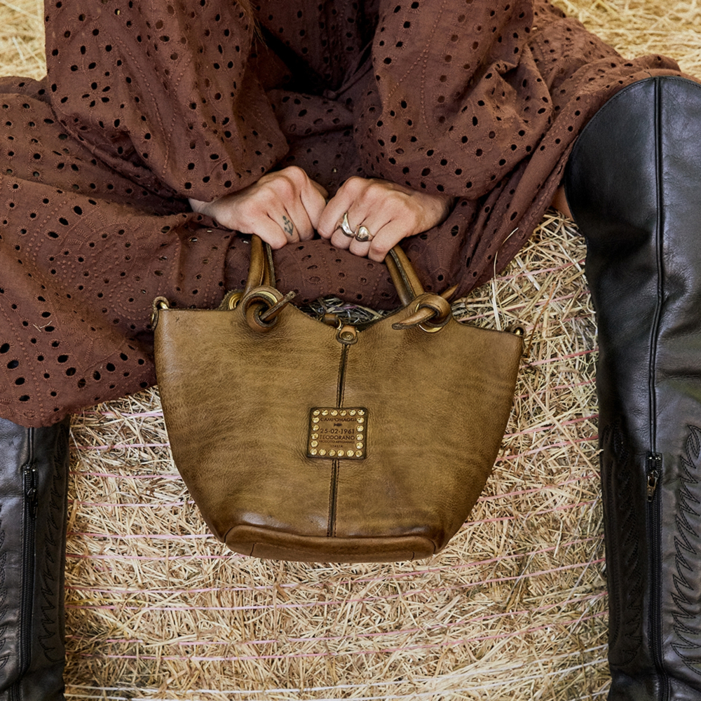CAMPOMAGGI ヴィンテージ加工 ボディバッグ ナイロン レザー カーキ Shopping Bag/Shopper Ebano Green | Campomaggi