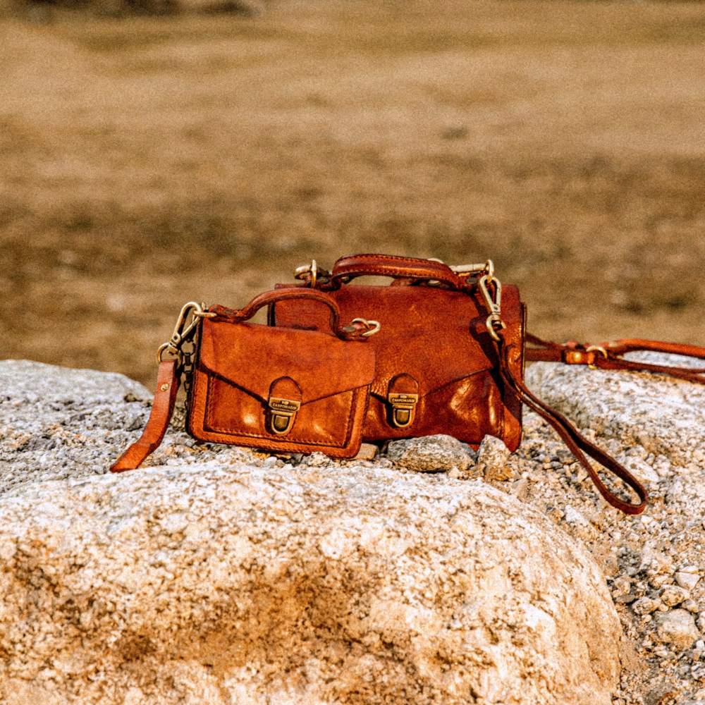 Crossbody Bag Aurora Cognac | Campomaggi