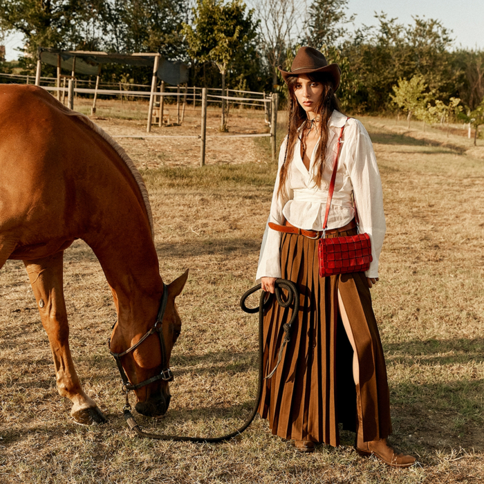Crossbody Bag Acacia Red | Campomaggi