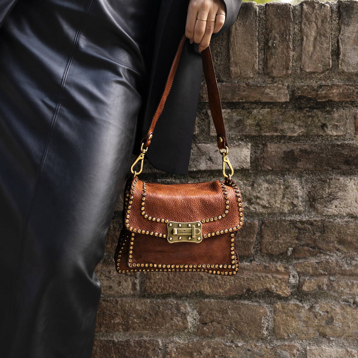 イタリア「カンポマッジ」ビジネス本革バッグが イタリア「カンポマッジ」ビジネス本革バッグが Italian Leather Bags