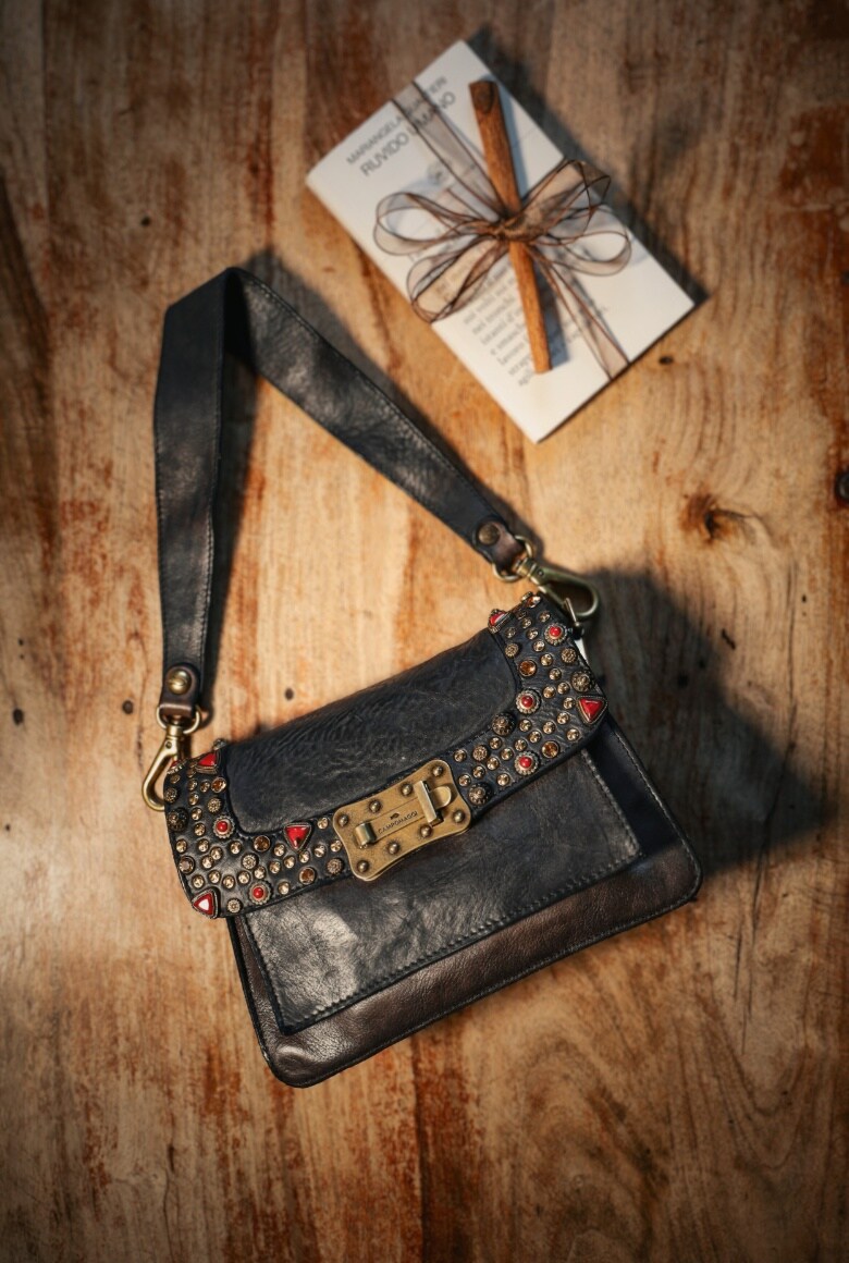 Italian Leather Bags and Accessories | Campomaggi Official Shop
